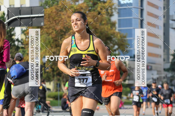 Buy your photos of the eventMeia Maratona Internacional de Curitiba 2018 on Fotop