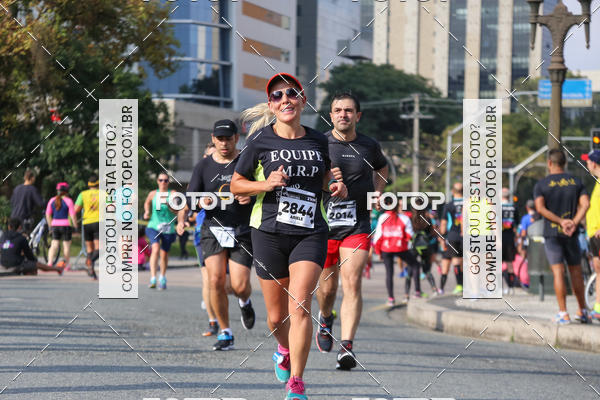 Buy your photos of the eventMeia Maratona Internacional de Curitiba 2018 on Fotop