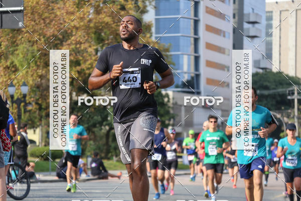 Buy your photos of the eventMeia Maratona Internacional de Curitiba 2018 on Fotop