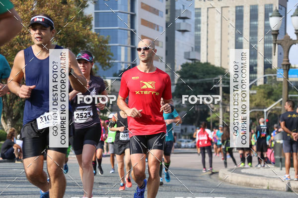 Buy your photos of the eventMeia Maratona Internacional de Curitiba 2018 on Fotop