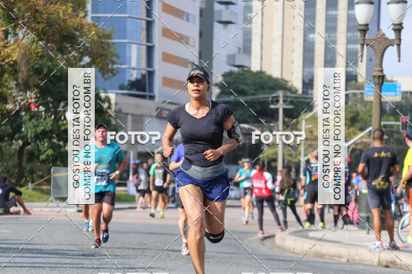 Buy your photos of the eventMeia Maratona Internacional de Curitiba 2018 on Fotop