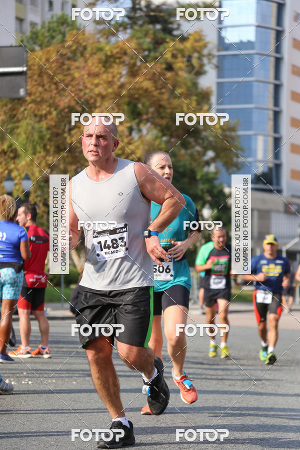 Buy your photos of the eventMeia Maratona Internacional de Curitiba 2018 on Fotop