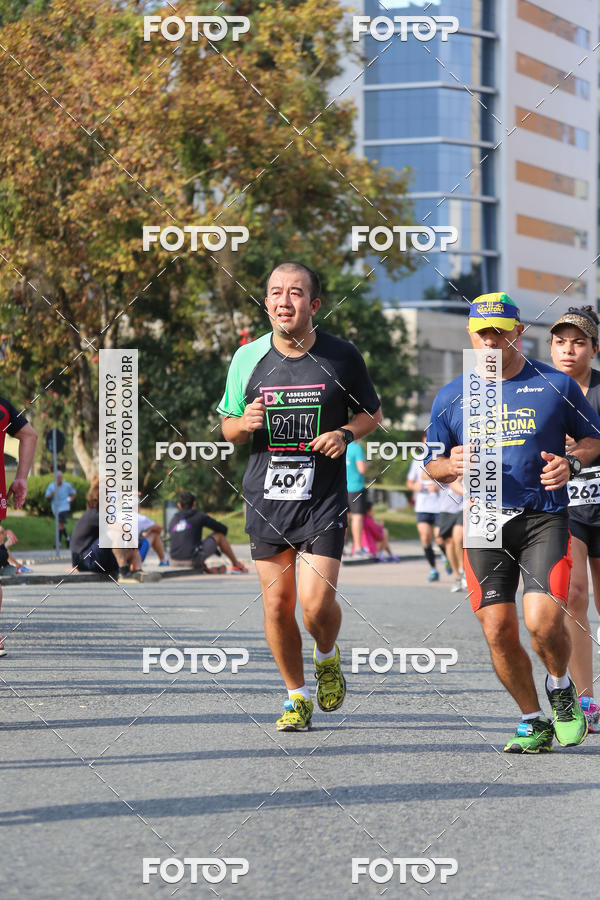 Buy your photos of the eventMeia Maratona Internacional de Curitiba 2018 on Fotop