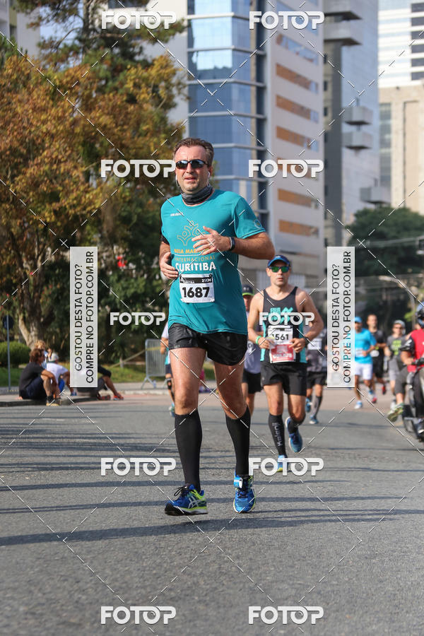 Buy your photos of the eventMeia Maratona Internacional de Curitiba 2018 on Fotop