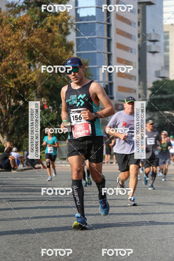 Buy your photos of the eventMeia Maratona Internacional de Curitiba 2018 on Fotop