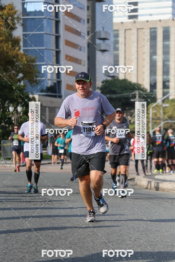 Buy your photos of the eventMeia Maratona Internacional de Curitiba 2018 on Fotop
