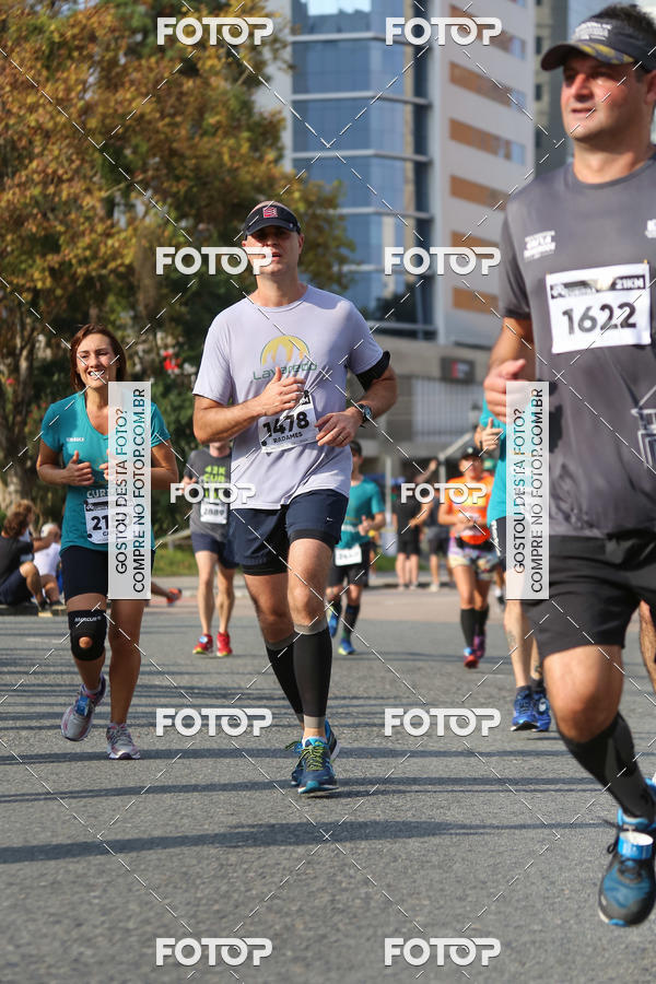 Buy your photos of the eventMeia Maratona Internacional de Curitiba 2018 on Fotop