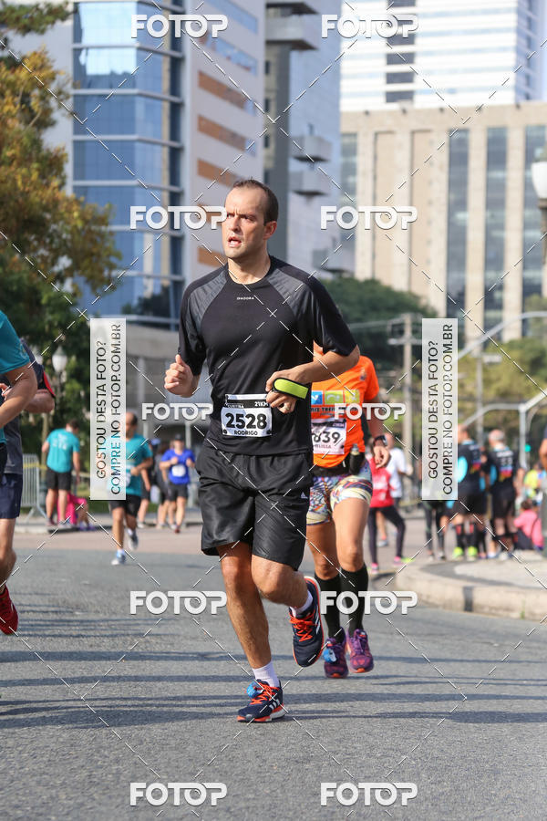 Buy your photos of the eventMeia Maratona Internacional de Curitiba 2018 on Fotop
