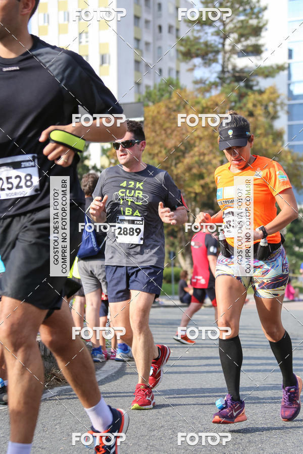 Buy your photos of the eventMeia Maratona Internacional de Curitiba 2018 on Fotop