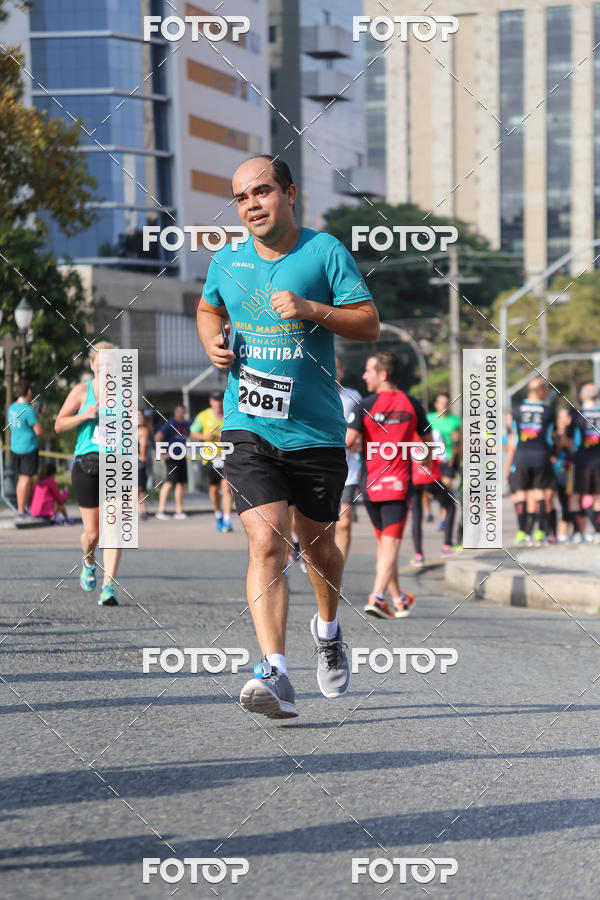 Buy your photos of the eventMeia Maratona Internacional de Curitiba 2018 on Fotop