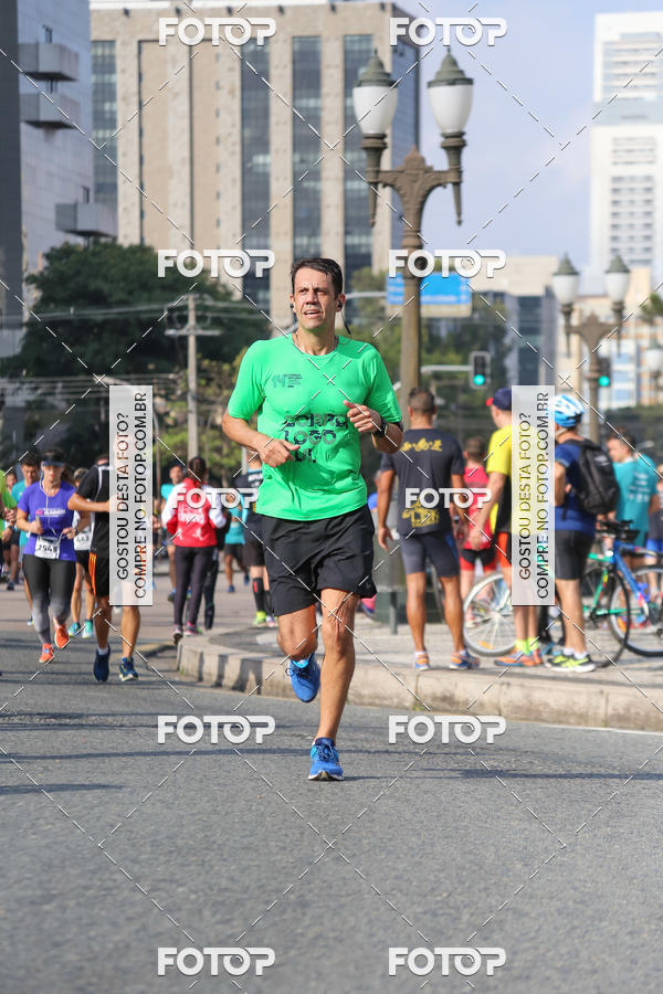 Buy your photos of the eventMeia Maratona Internacional de Curitiba 2018 on Fotop
