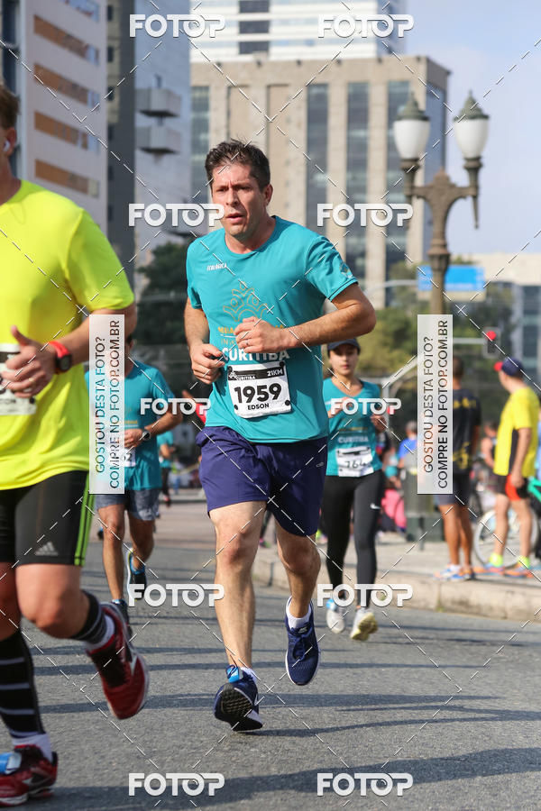 Buy your photos of the eventMeia Maratona Internacional de Curitiba 2018 on Fotop