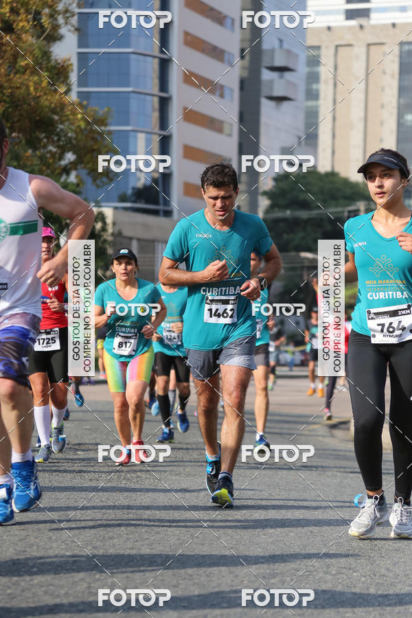 Buy your photos of the eventMeia Maratona Internacional de Curitiba 2018 on Fotop
