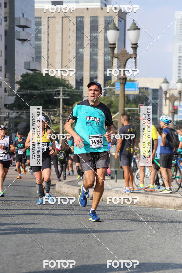 Buy your photos of the eventMeia Maratona Internacional de Curitiba 2018 on Fotop