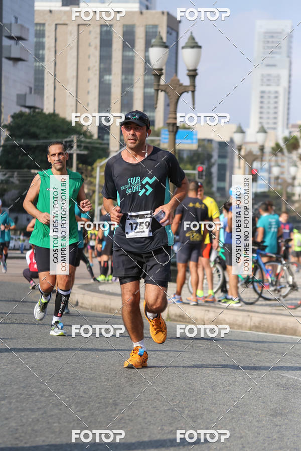 Buy your photos of the eventMeia Maratona Internacional de Curitiba 2018 on Fotop
