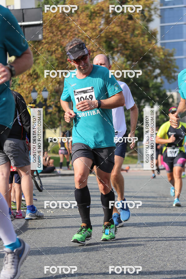 Buy your photos of the eventMeia Maratona Internacional de Curitiba 2018 on Fotop