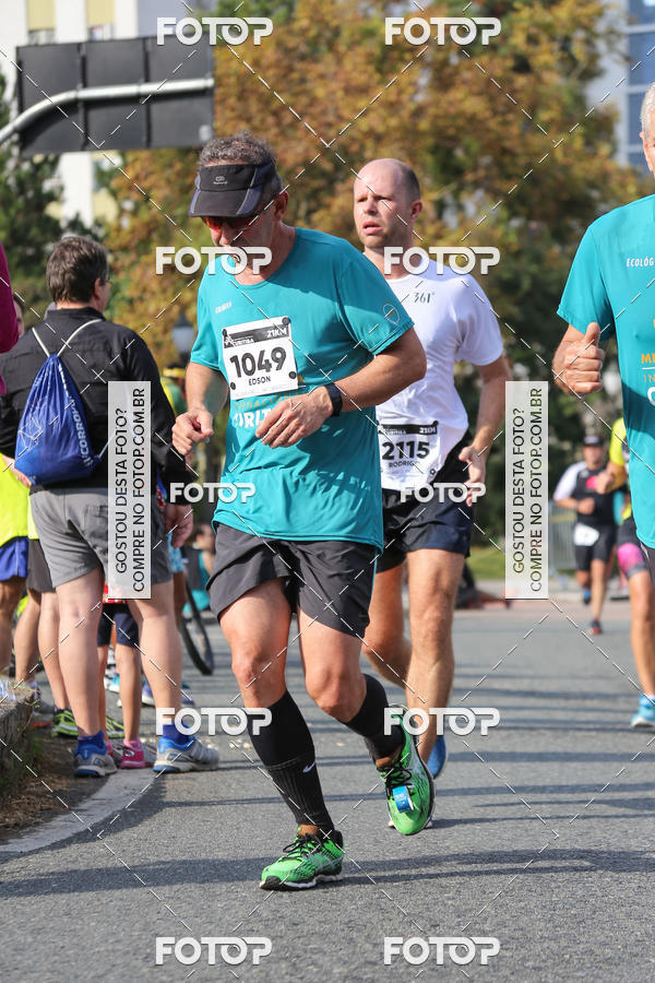 Buy your photos of the eventMeia Maratona Internacional de Curitiba 2018 on Fotop