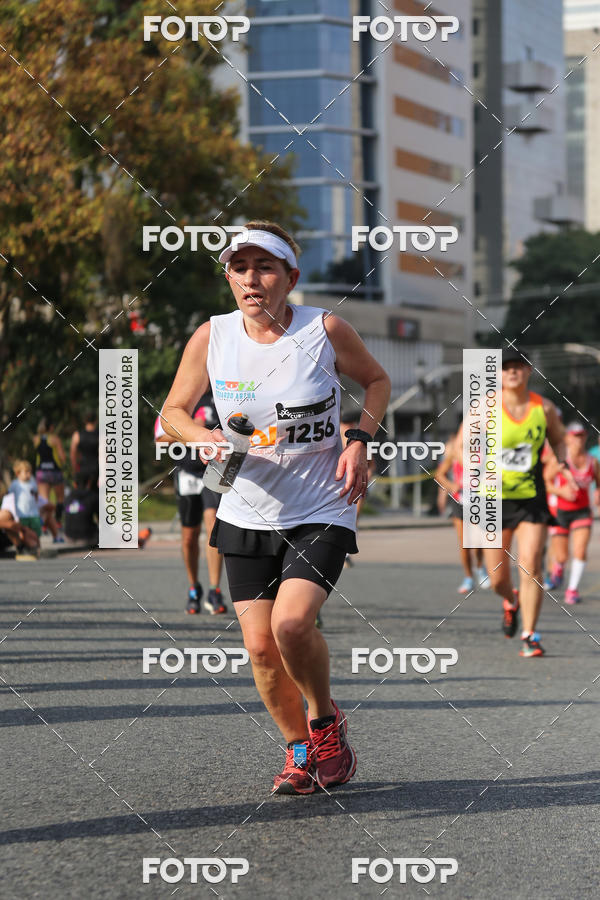 Buy your photos of the eventMeia Maratona Internacional de Curitiba 2018 on Fotop