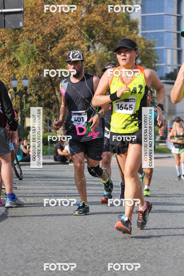 Buy your photos of the eventMeia Maratona Internacional de Curitiba 2018 on Fotop