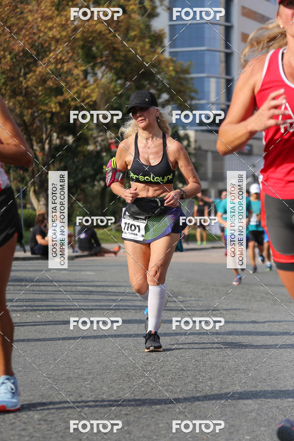 Buy your photos of the eventMeia Maratona Internacional de Curitiba 2018 on Fotop