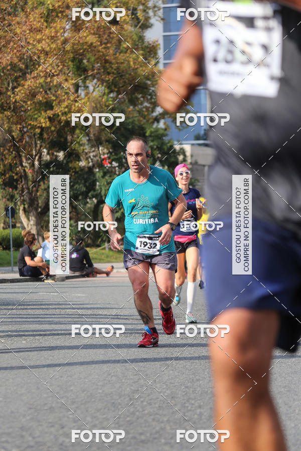 Buy your photos of the eventMeia Maratona Internacional de Curitiba 2018 on Fotop