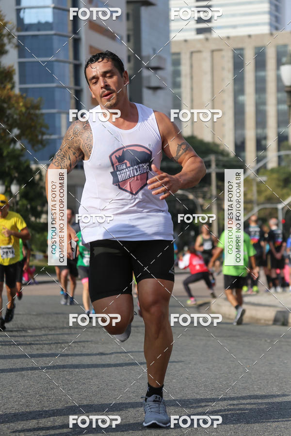 Buy your photos of the eventMeia Maratona Internacional de Curitiba 2018 on Fotop
