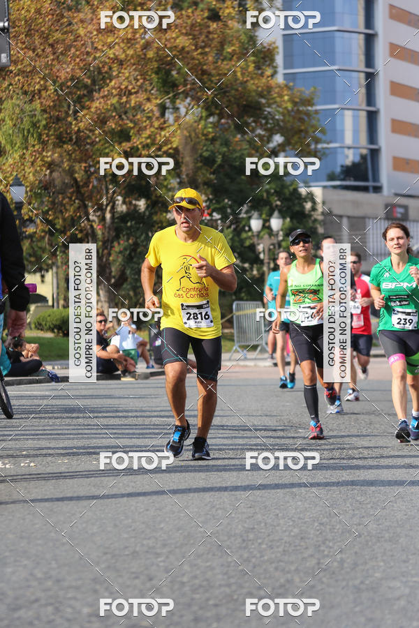 Buy your photos of the eventMeia Maratona Internacional de Curitiba 2018 on Fotop