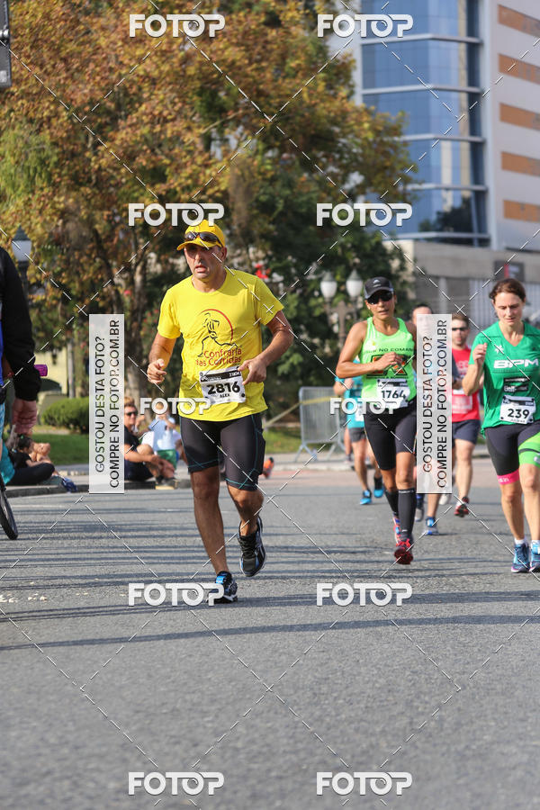 Buy your photos of the eventMeia Maratona Internacional de Curitiba 2018 on Fotop