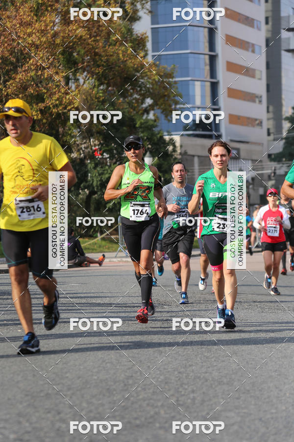 Buy your photos of the eventMeia Maratona Internacional de Curitiba 2018 on Fotop