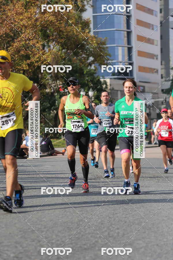 Buy your photos of the eventMeia Maratona Internacional de Curitiba 2018 on Fotop