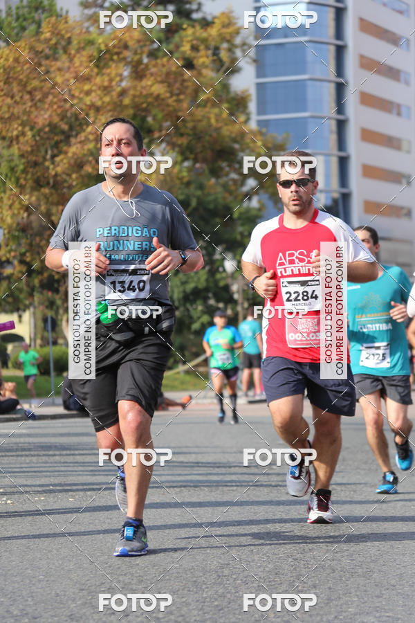 Buy your photos of the eventMeia Maratona Internacional de Curitiba 2018 on Fotop
