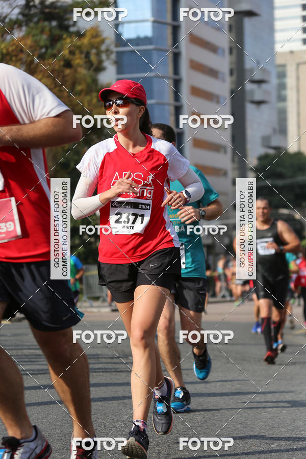 Buy your photos of the eventMeia Maratona Internacional de Curitiba 2018 on Fotop