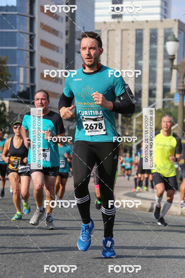 Buy your photos of the eventMeia Maratona Internacional de Curitiba 2018 on Fotop