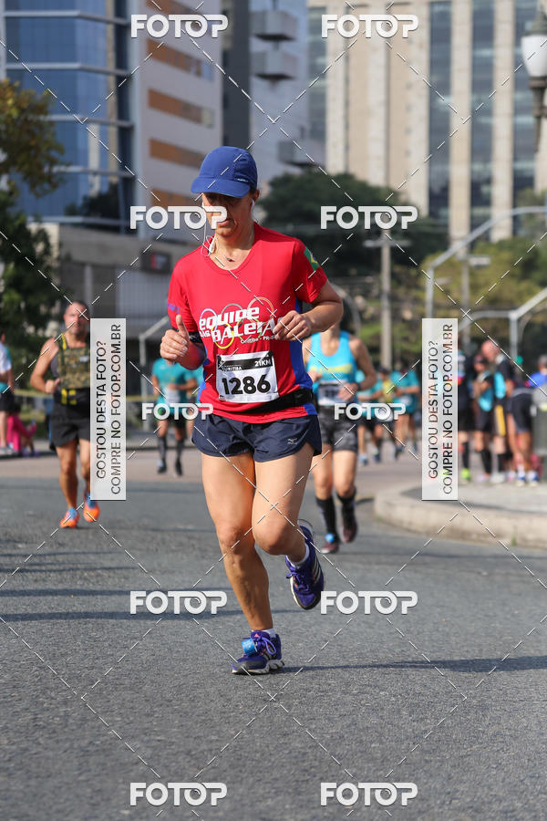 Buy your photos of the eventMeia Maratona Internacional de Curitiba 2018 on Fotop