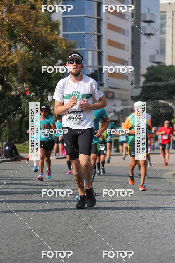 Buy your photos of the eventMeia Maratona Internacional de Curitiba 2018 on Fotop
