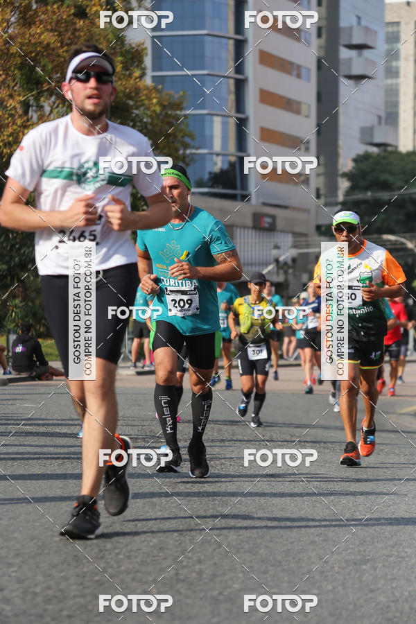 Buy your photos of the eventMeia Maratona Internacional de Curitiba 2018 on Fotop