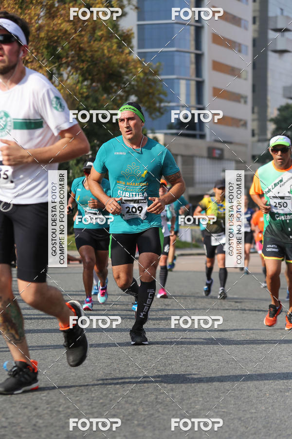 Buy your photos of the eventMeia Maratona Internacional de Curitiba 2018 on Fotop