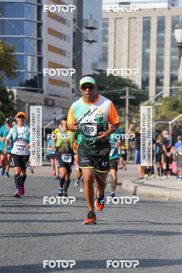 Buy your photos of the eventMeia Maratona Internacional de Curitiba 2018 on Fotop