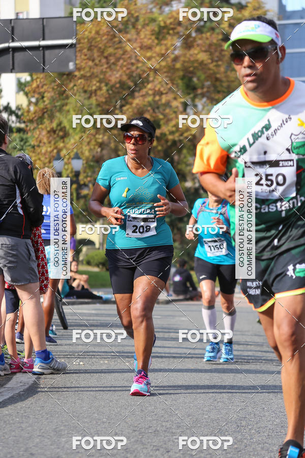 Buy your photos of the eventMeia Maratona Internacional de Curitiba 2018 on Fotop