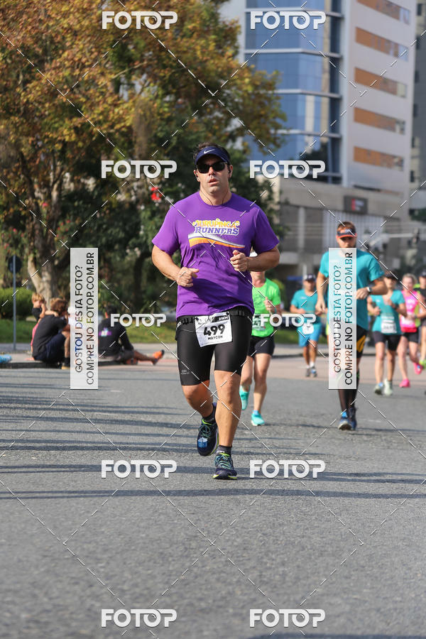 Buy your photos of the eventMeia Maratona Internacional de Curitiba 2018 on Fotop