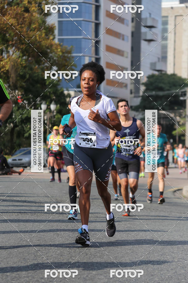 Buy your photos of the eventMeia Maratona Internacional de Curitiba 2018 on Fotop