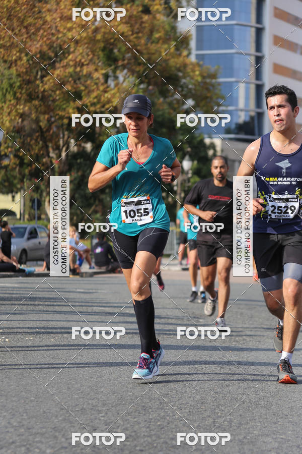 Buy your photos of the eventMeia Maratona Internacional de Curitiba 2018 on Fotop
