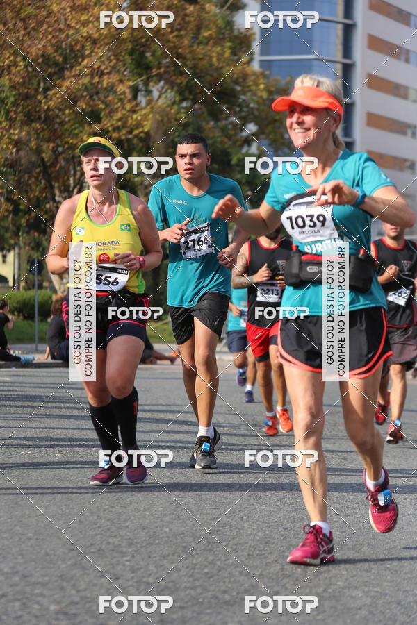 Buy your photos of the eventMeia Maratona Internacional de Curitiba 2018 on Fotop