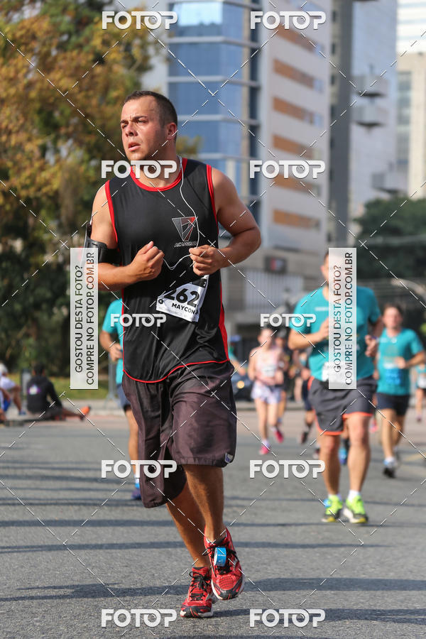 Buy your photos of the eventMeia Maratona Internacional de Curitiba 2018 on Fotop