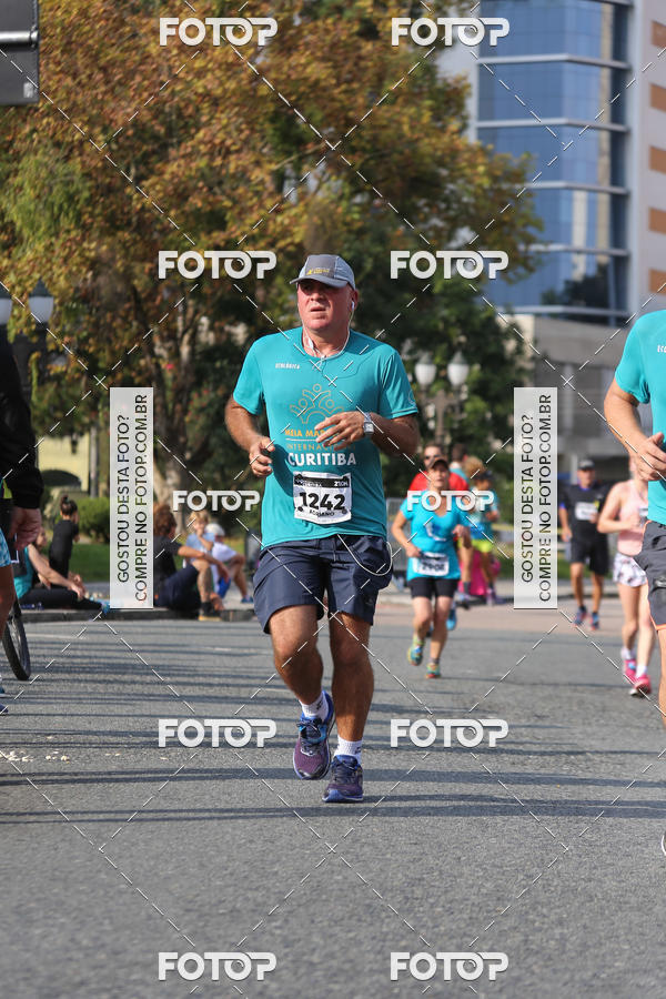 Buy your photos of the eventMeia Maratona Internacional de Curitiba 2018 on Fotop
