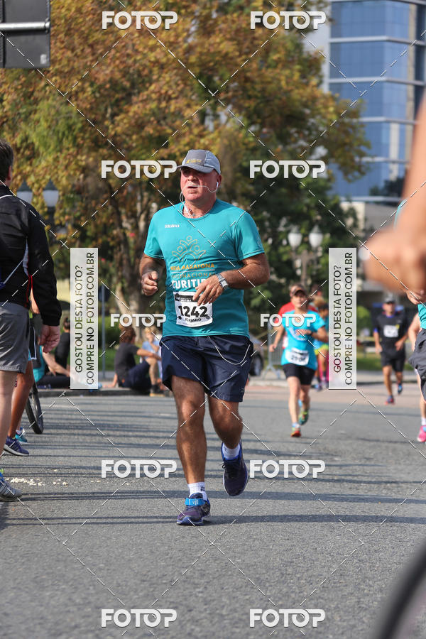 Buy your photos of the eventMeia Maratona Internacional de Curitiba 2018 on Fotop