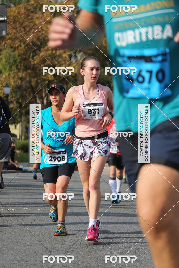 Buy your photos of the eventMeia Maratona Internacional de Curitiba 2018 on Fotop