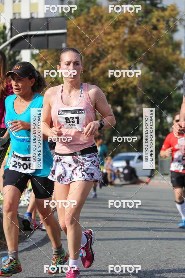 Buy your photos of the eventMeia Maratona Internacional de Curitiba 2018 on Fotop