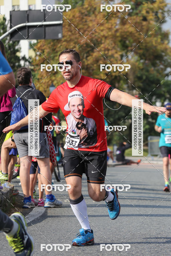 Buy your photos of the eventMeia Maratona Internacional de Curitiba 2018 on Fotop