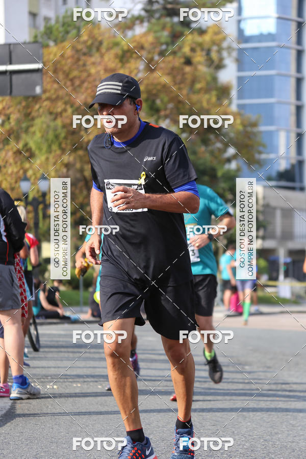 Buy your photos of the eventMeia Maratona Internacional de Curitiba 2018 on Fotop